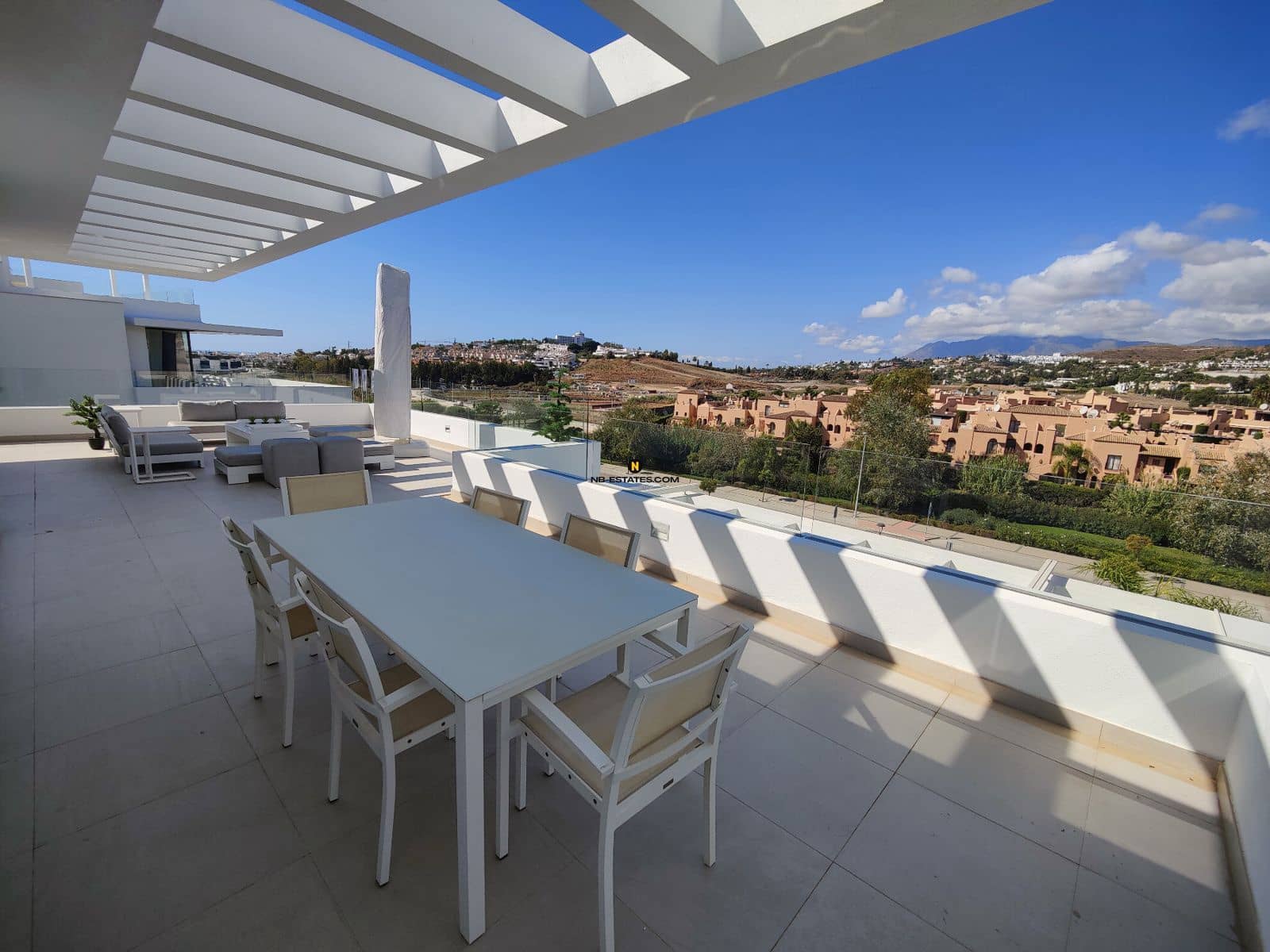 3 slaapkamer Penthouse te koop in Estepona - € 1.050.000 (Ref: 9559792)
