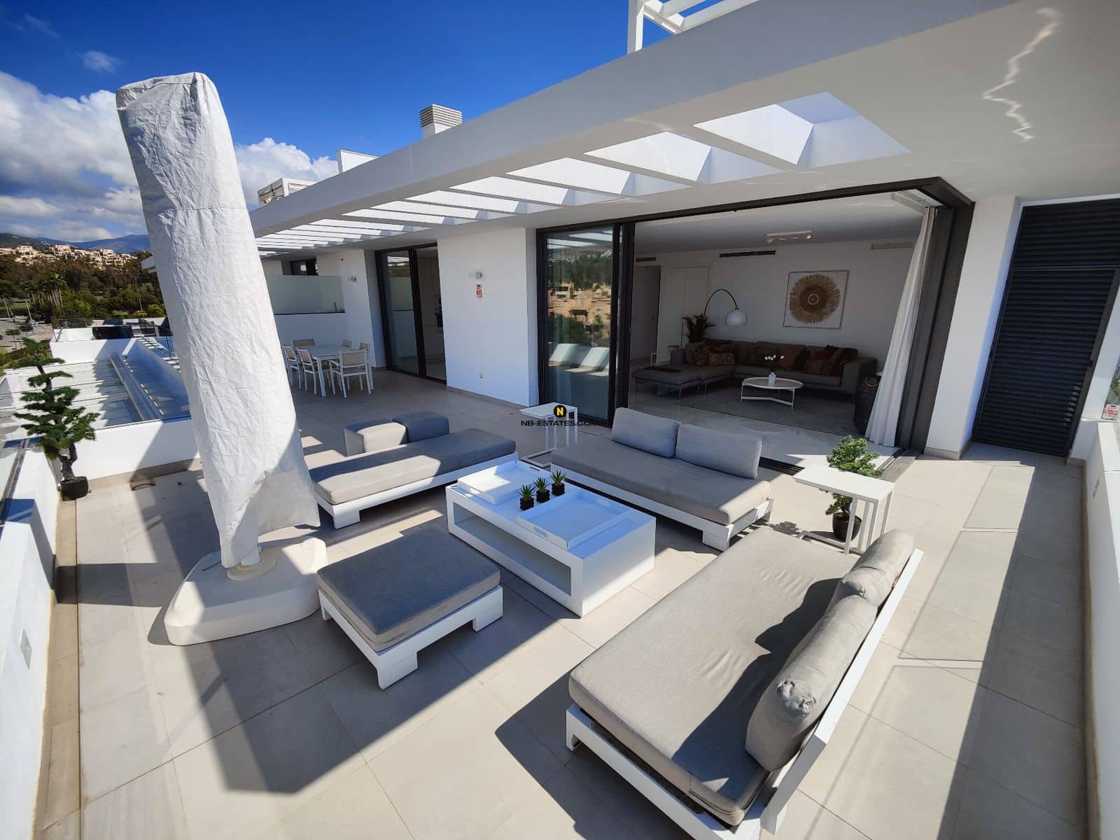 3 slaapkamer Penthouse te koop in Estepona - € 1.050.000 (Ref: 9559792)