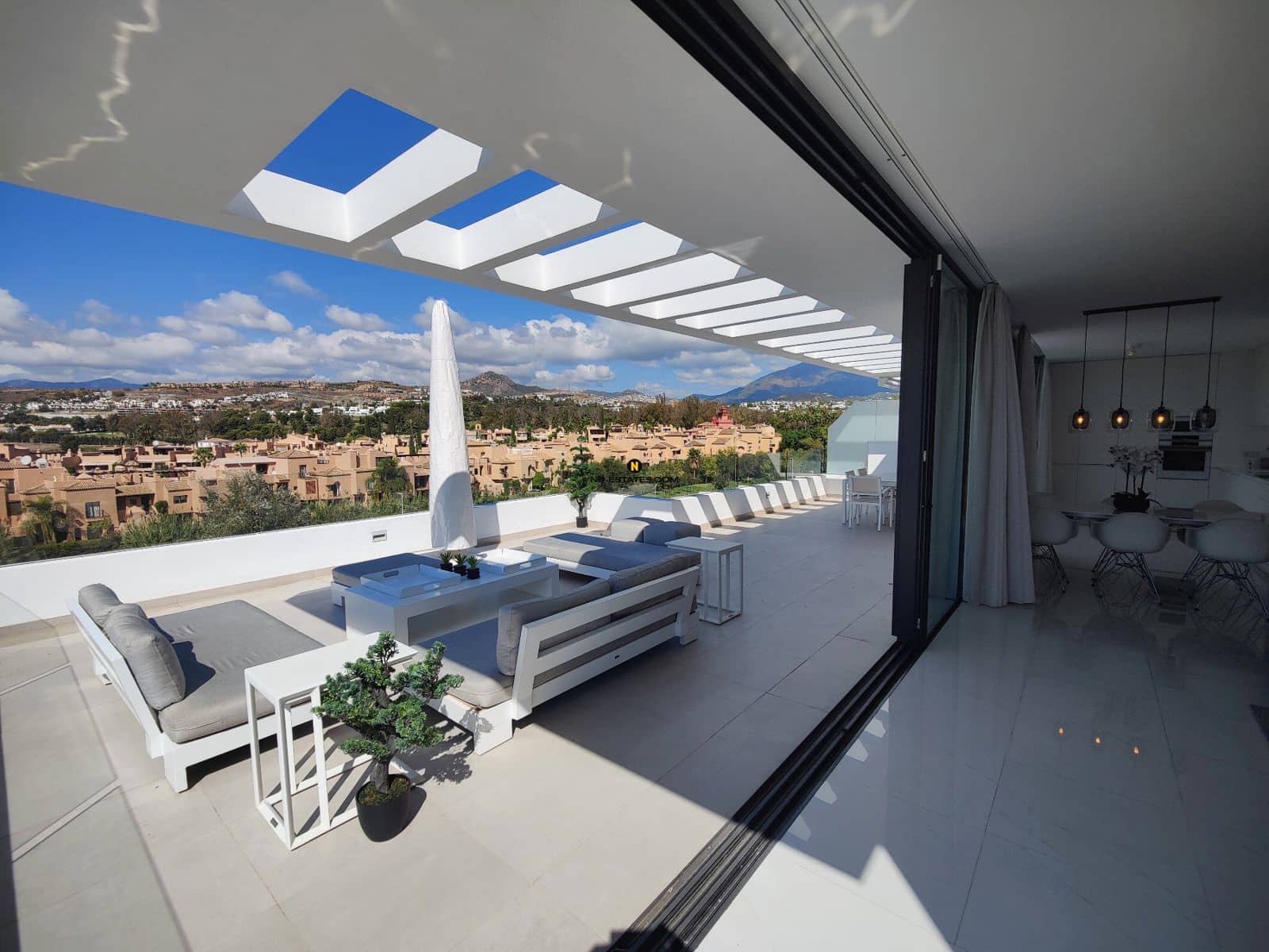 3 slaapkamer Penthouse te koop in Estepona - € 1.050.000 (Ref: 9559792)