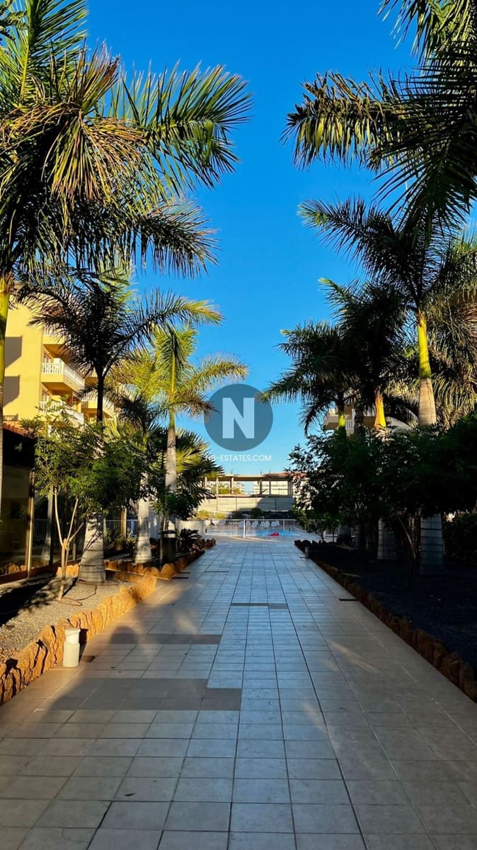 2 bedroom Flat for sale in Palm-Mar with pool garage - € 350,000 (Ref: 9570025)