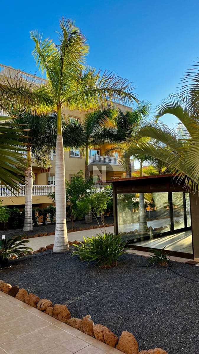 2 bedroom Flat for sale in Palm-Mar with pool garage - € 350,000 (Ref: 9570025)