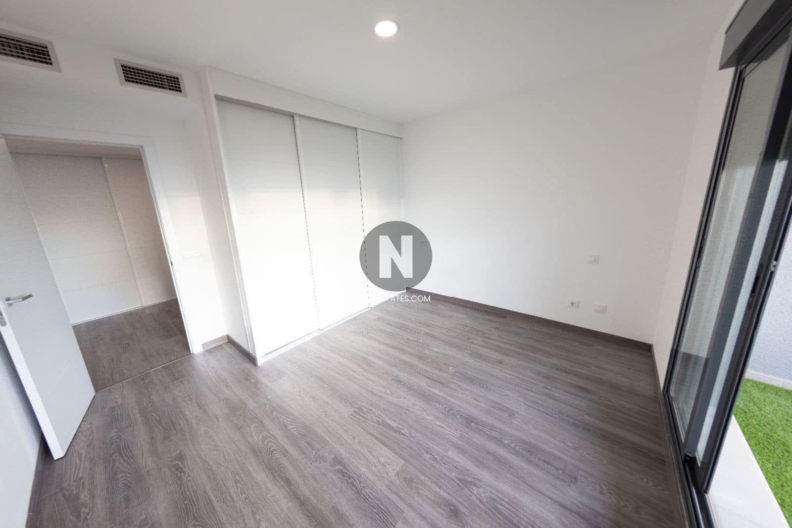 2 soveværelse Lejlighed til salg i Benidorm med swimmingpool - € 890.000 (Ref: 9675921)