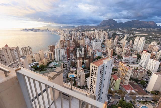 2 makuuhuone Asunto myytävänä paikassa Rincón Bajo, Benidorm mukana uima-altaan - 890 000 € (Ref: 9675921)