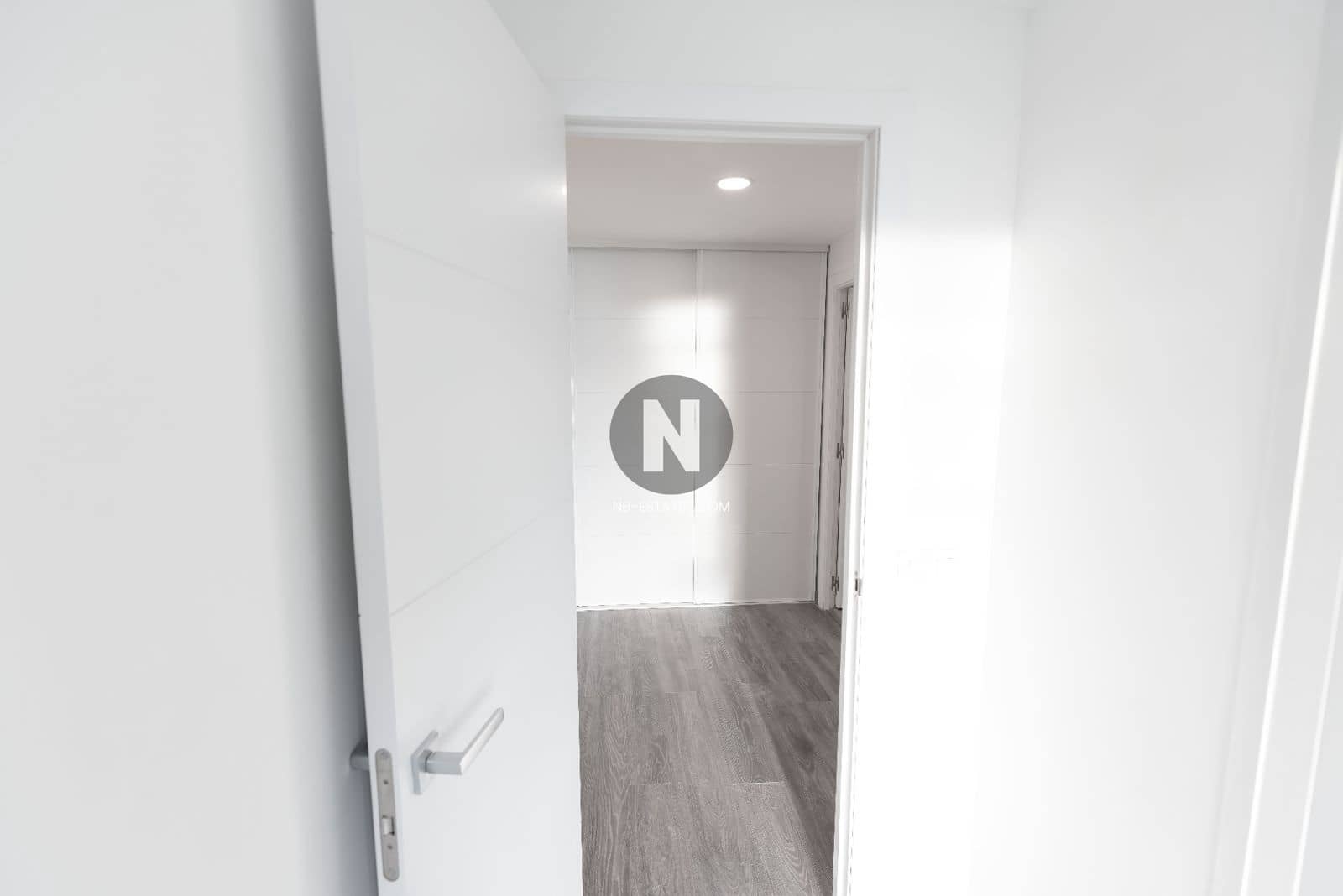 2 soveværelse Lejlighed til salg i Benidorm med swimmingpool - € 890.000 (Ref: 9675921)