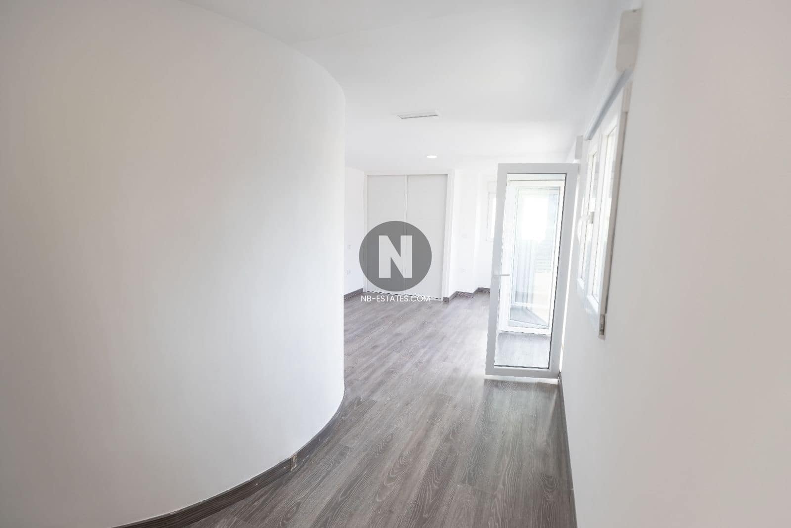 2 soveværelse Lejlighed til salg i Benidorm med swimmingpool - € 890.000 (Ref: 9675921)