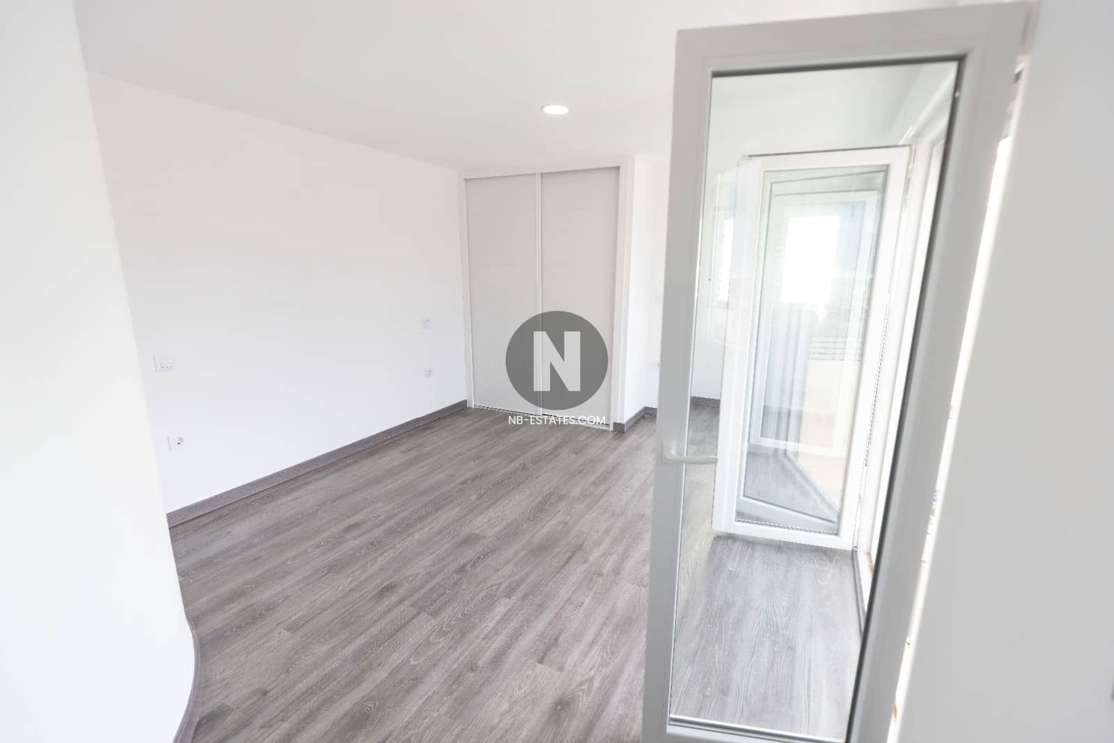 2 soveværelse Lejlighed til salg i Benidorm med swimmingpool - € 890.000 (Ref: 9675921)