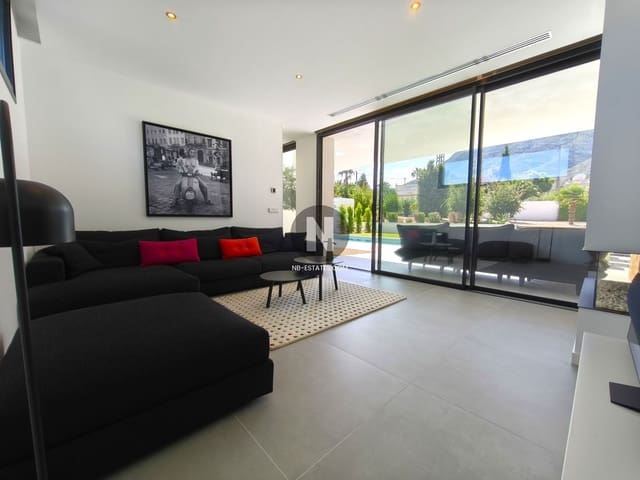 3 sypialnia Willa na sprzedaż w El Montgó, Dénia z basenem - 1 195 000 € (Ref: 9709212)