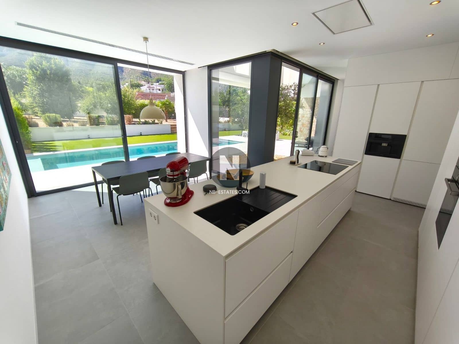 3 sypialnia Willa na sprzedaż w Denia z basenem - 1 195 000 € (Ref: 9709212)