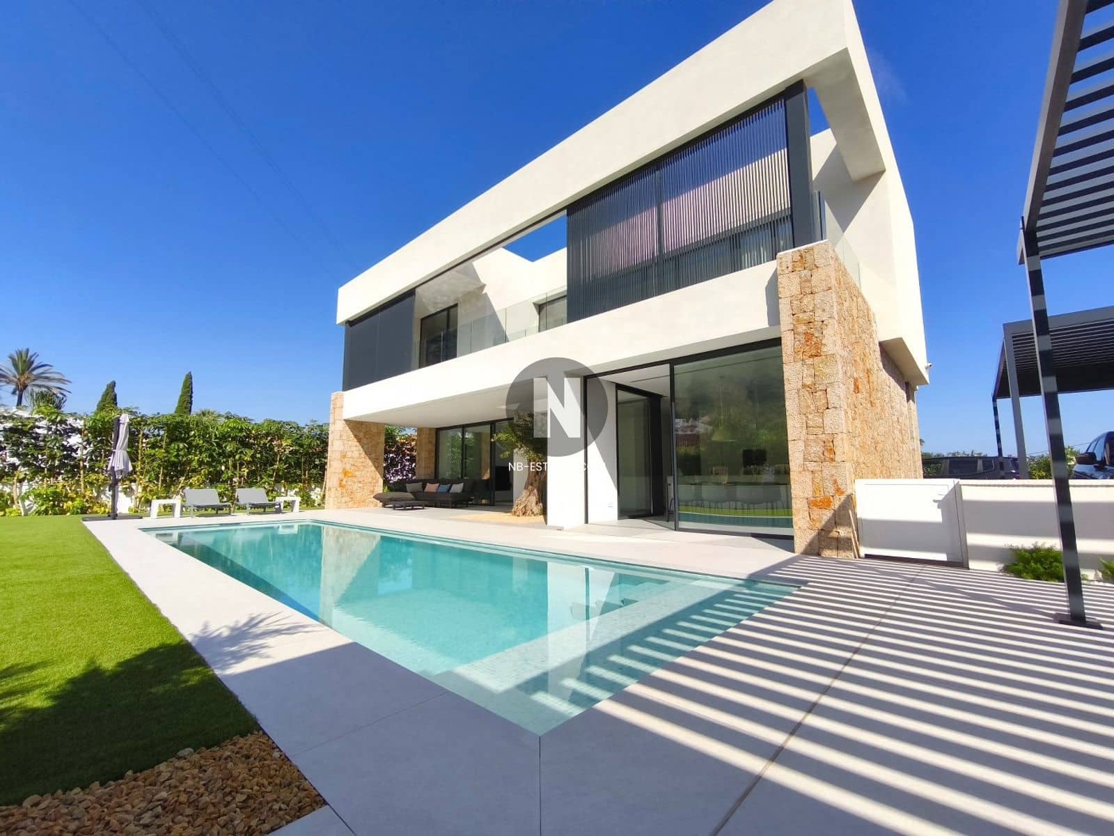 3 sypialnia Willa na sprzedaż w Denia z basenem - 1 195 000 € (Ref: 9709212)