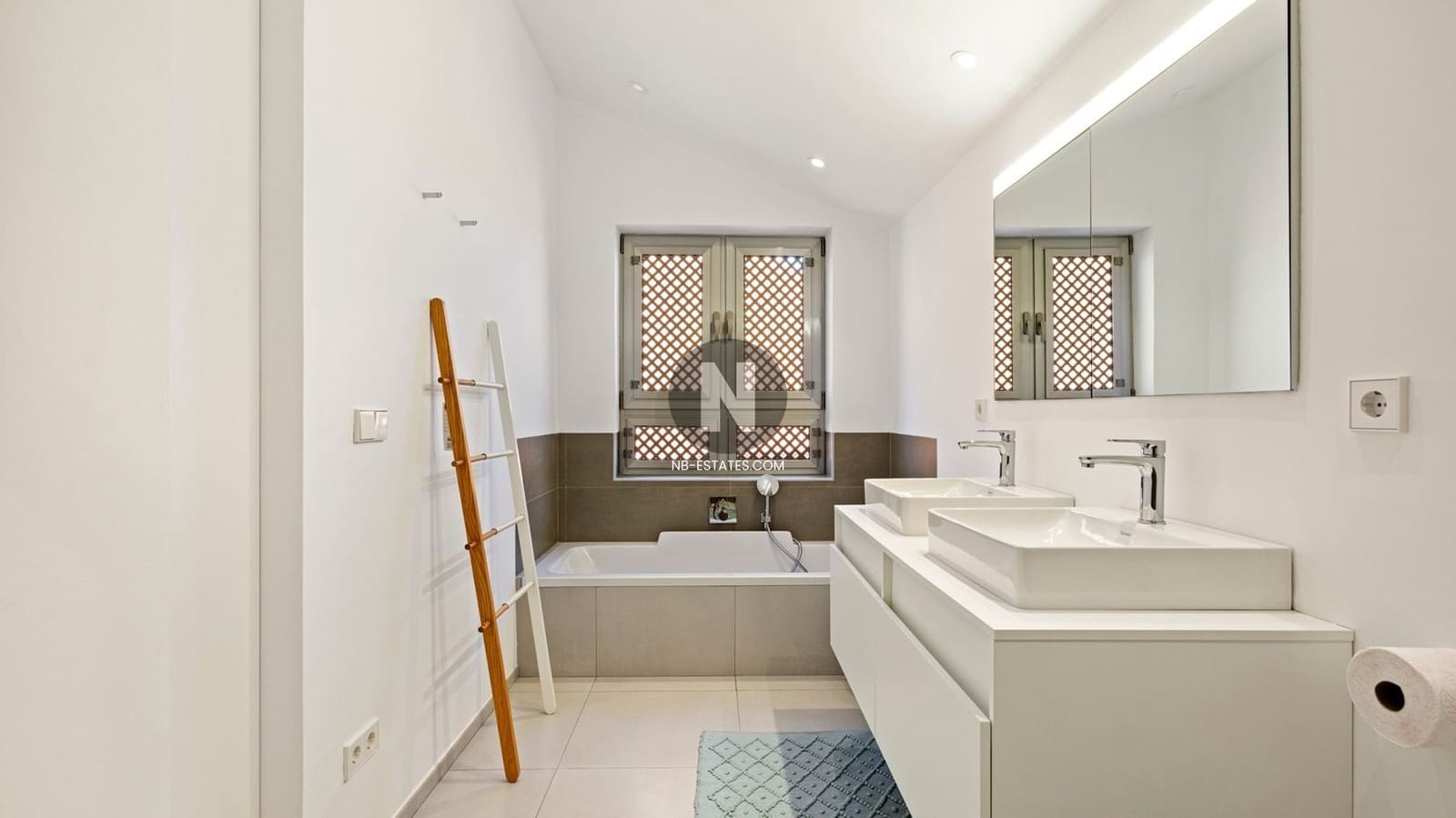 2 bedroom Penthouse for sale in Palm-Mar with pool garage - € 899,000 (Ref: 9714029)