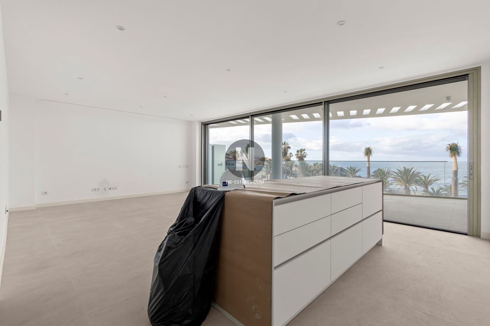 2 bedroom Penthouse for sale in Playa San Juan with pool garage - € 1,280,000 (Ref: 9716702)