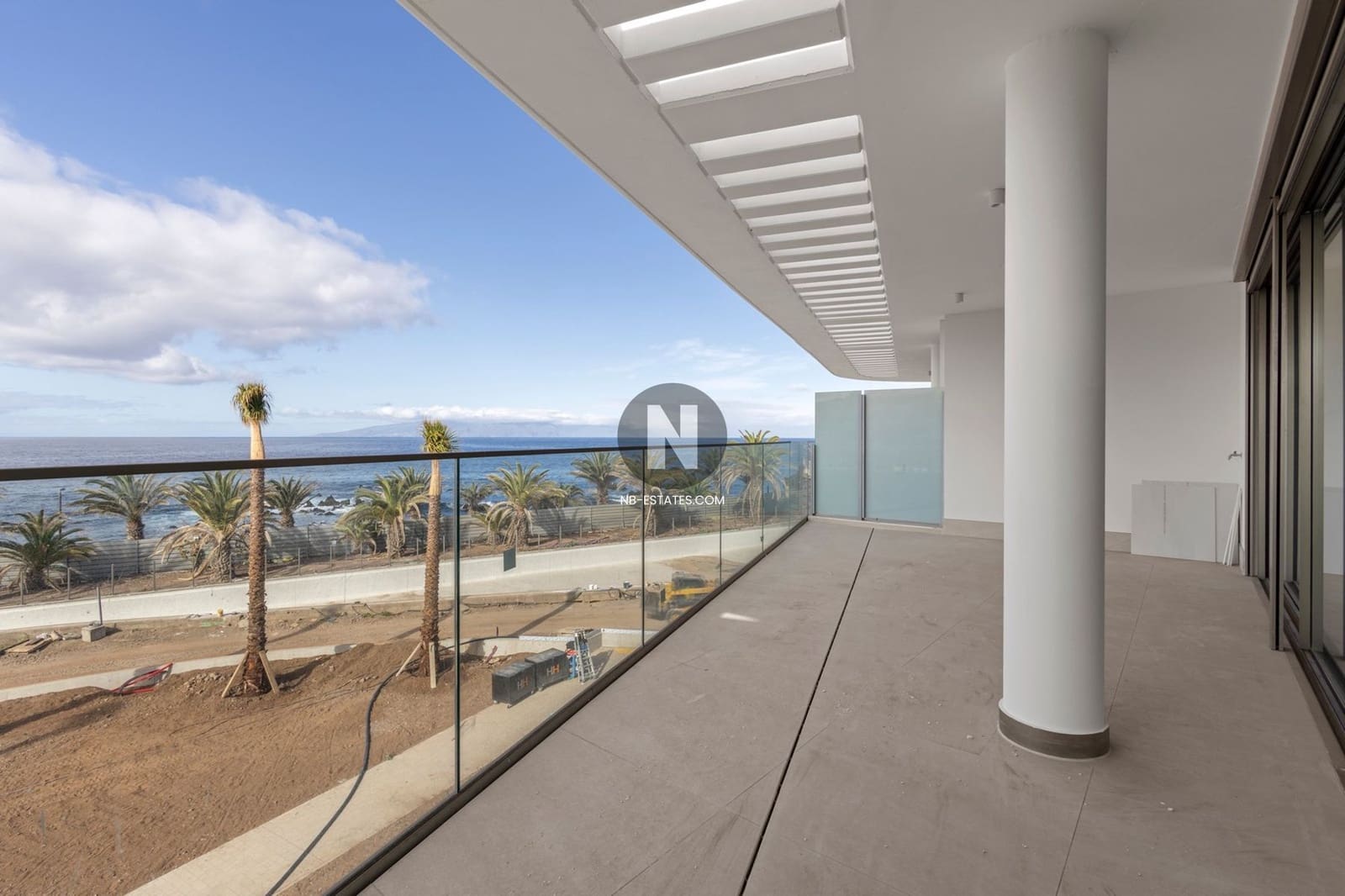 2 bedroom Penthouse for sale in Playa San Juan with pool garage - € 1,280,000 (Ref: 9716702)