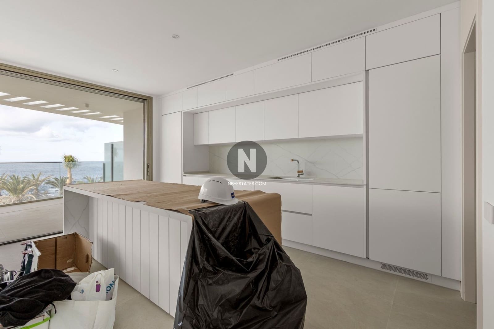 2 bedroom Penthouse for sale in Playa San Juan with pool garage - € 1,280,000 (Ref: 9716702)