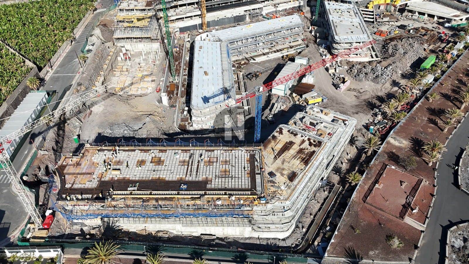 2 bedroom Penthouse for sale in Playa San Juan with pool garage - € 1,280,000 (Ref: 9716702)