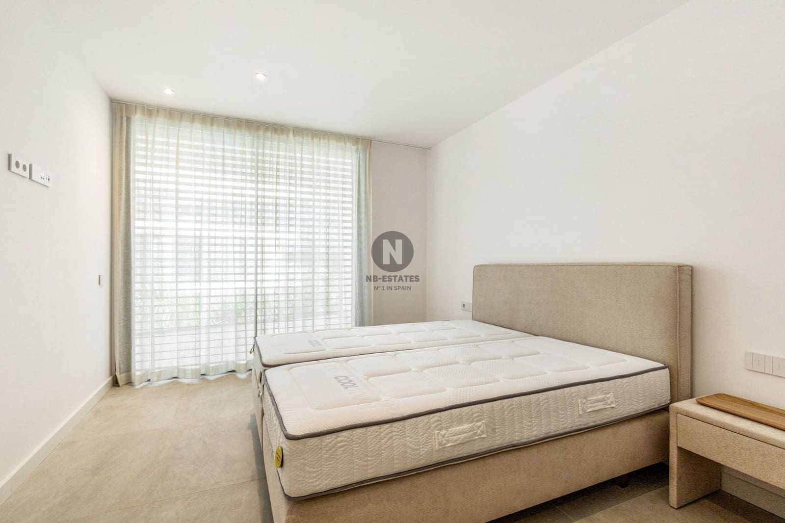 2 bedroom Penthouse for sale in Playa San Juan with pool garage - € 1,280,000 (Ref: 9716702)
