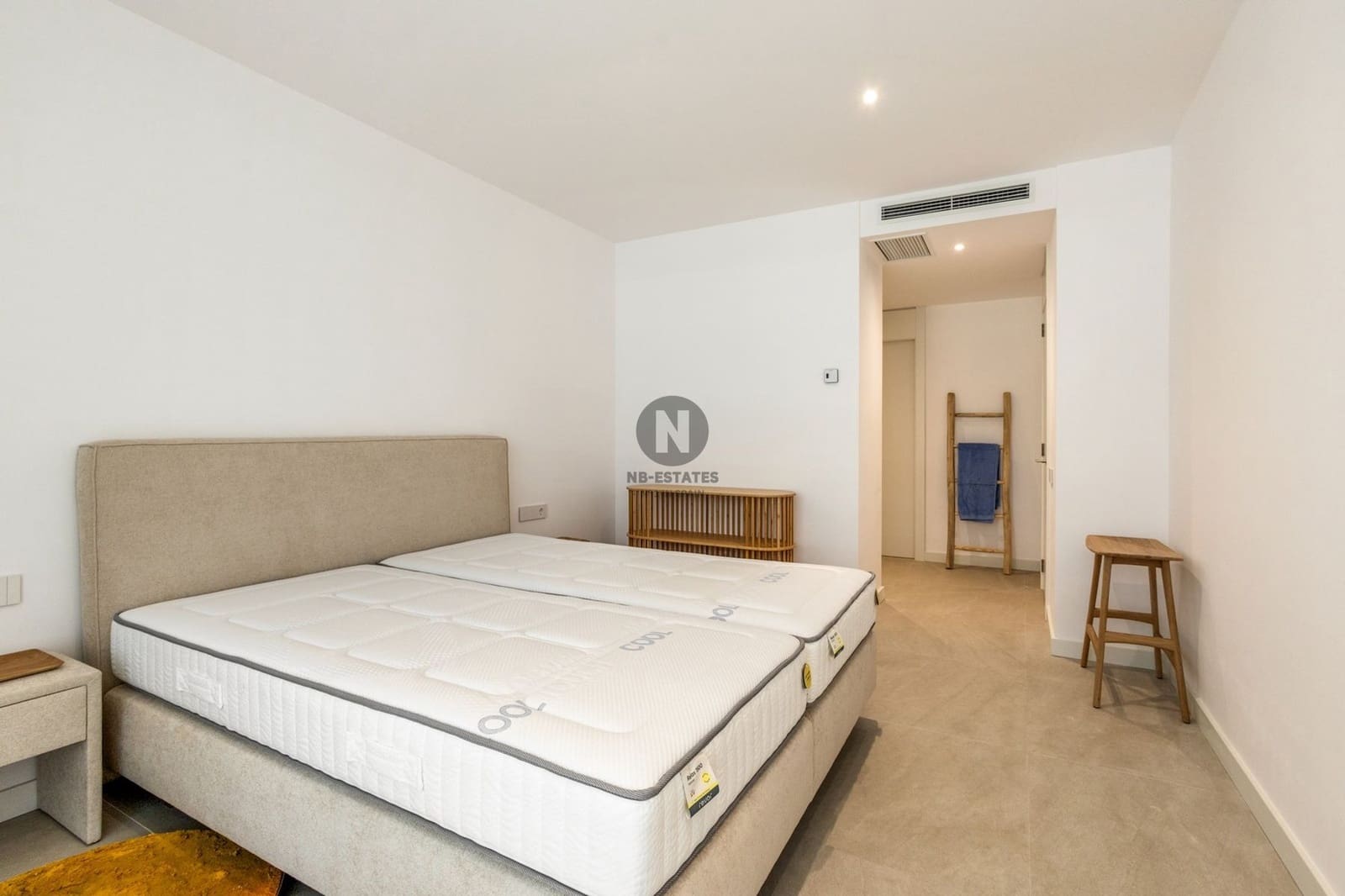 2 bedroom Penthouse for sale in Playa San Juan with pool garage - € 1,280,000 (Ref: 9716702)