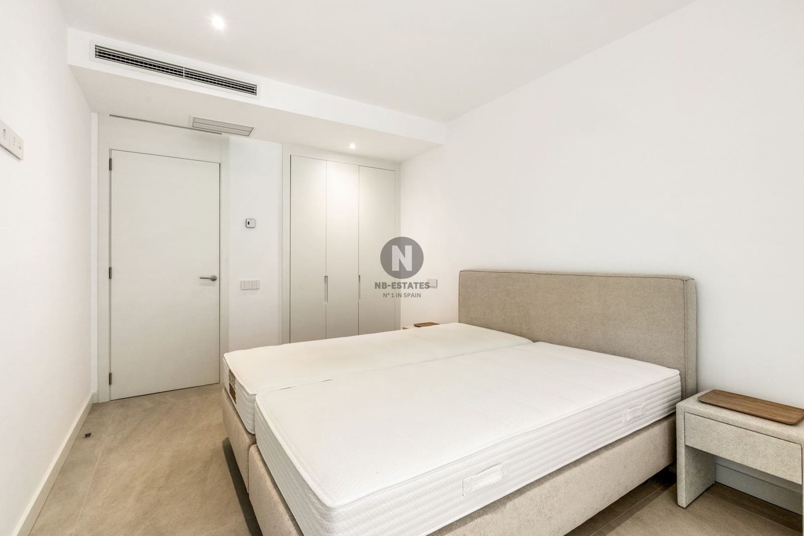 2 bedroom Penthouse for sale in Playa San Juan with pool garage - € 1,280,000 (Ref: 9716702)