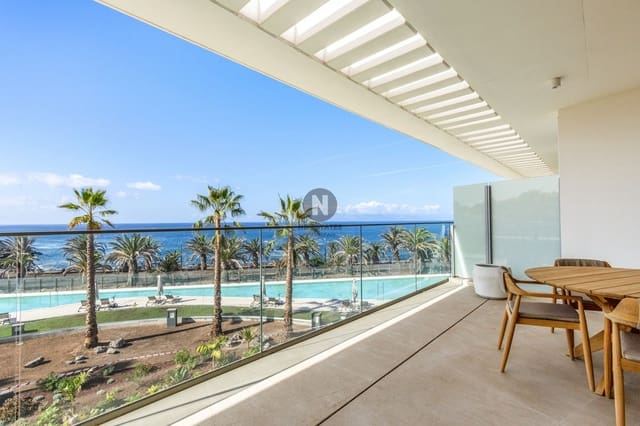 2 makuuhuone Kattohuoneisto myytävänä paikassa Playa San Juan, Guía de Isora mukana uima-altaan 
autotalli - 1 280 000 € (Ref: 9716702)
