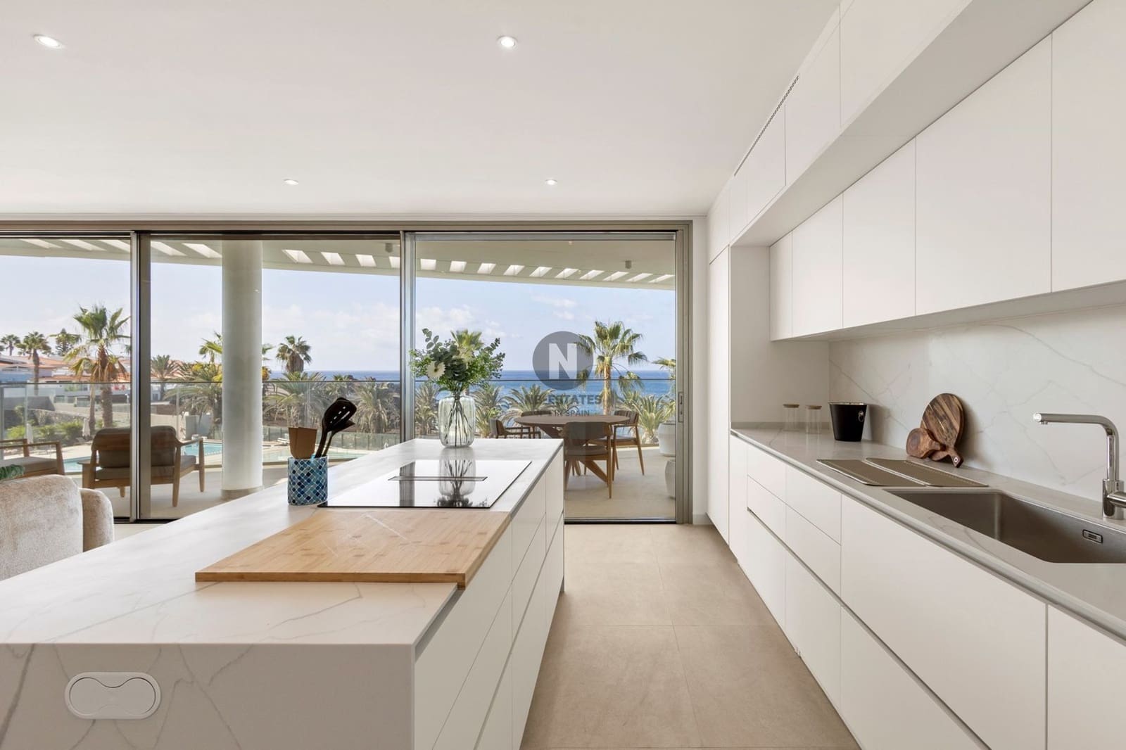 2 bedroom Penthouse for sale in Playa San Juan with pool garage - € 1,280,000 (Ref: 9716702)