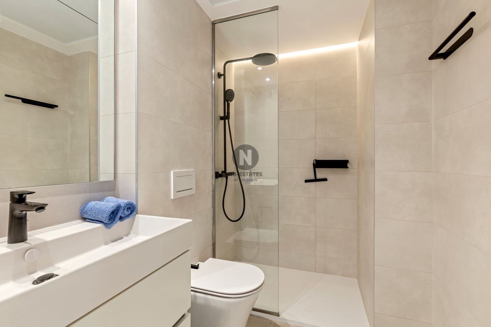 2 bedroom Penthouse for sale in Playa San Juan with pool garage - € 1,280,000 (Ref: 9716702)