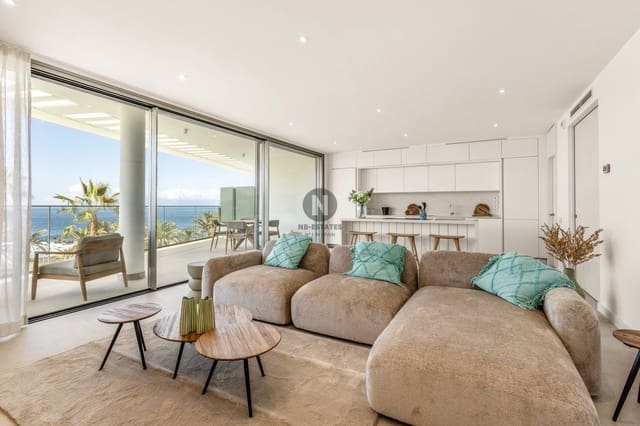 2 makuuhuone Kattohuoneisto myytävänä paikassa Playa San Juan, Guía de Isora mukana uima-altaan 
autotalli - 1 280 000 € (Ref: 9716702)