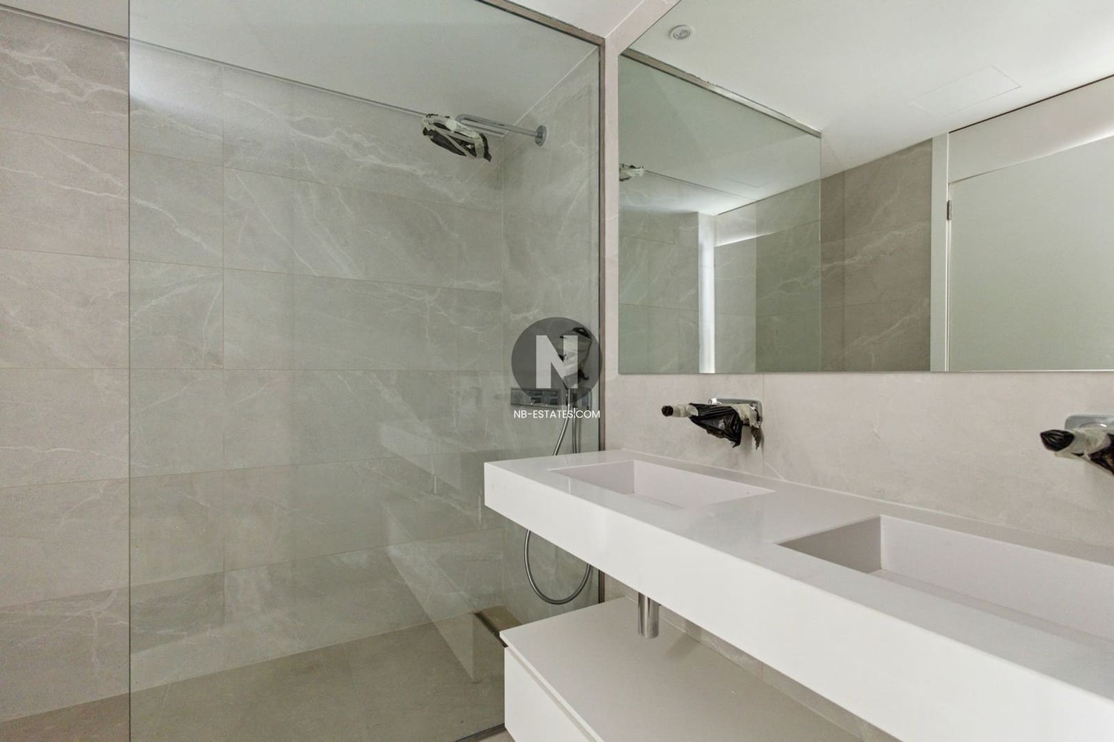 2 bedroom Penthouse for sale in Playa San Juan with pool garage - € 1,199,000 (Ref: 9716703)