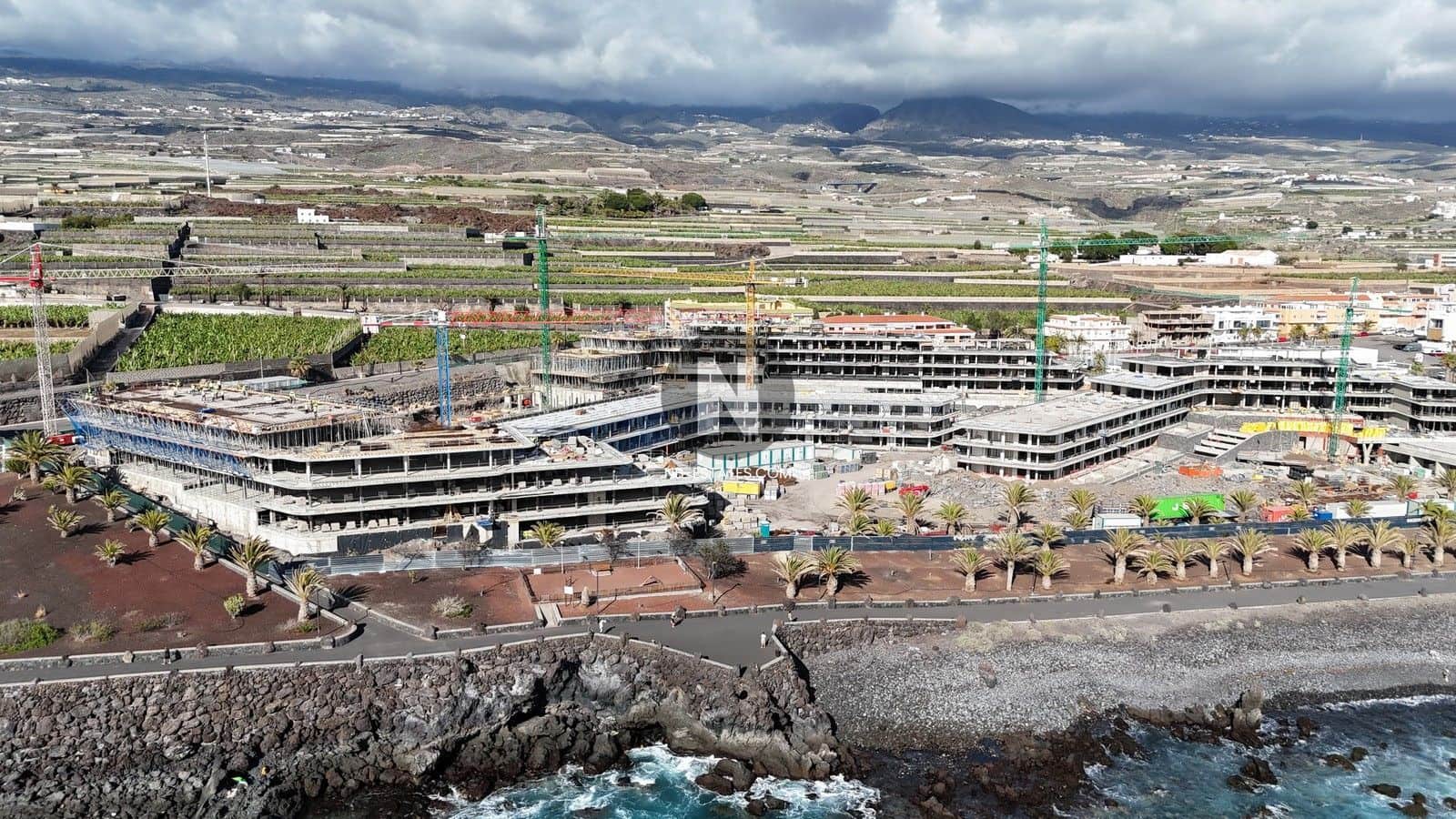 2 bedroom Penthouse for sale in Playa San Juan with pool garage - € 1,199,000 (Ref: 9716703)