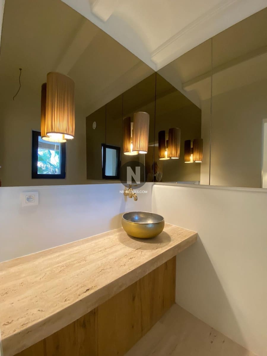 5 bedroom Villa for sale in Benissa with pool - € 2,590,000 (Ref: 9727646)