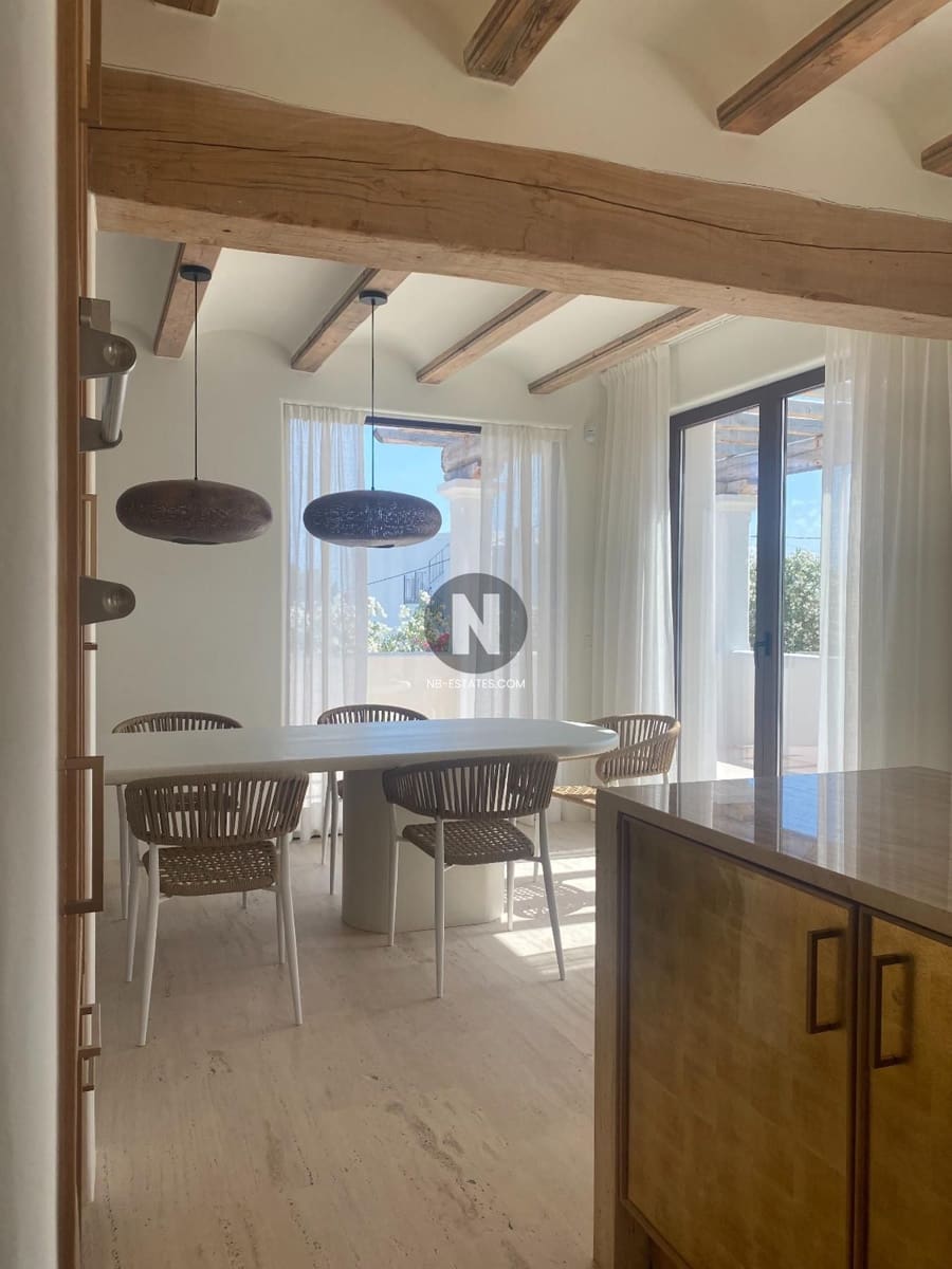 5 bedroom Villa for sale in Benissa with pool - € 2,590,000 (Ref: 9727646)