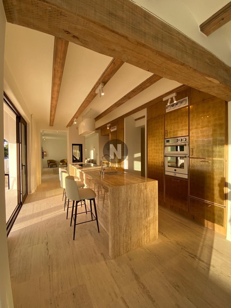 5 bedroom Villa for sale in Benissa with pool - € 2,590,000 (Ref: 9727646)