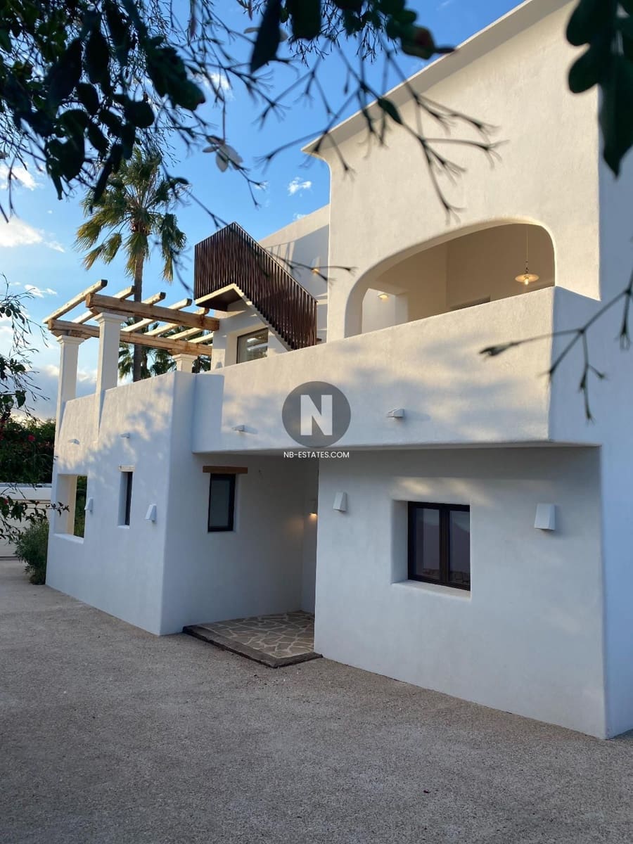 5 bedroom Villa for sale in Benissa with pool - € 2,590,000 (Ref: 9727646)