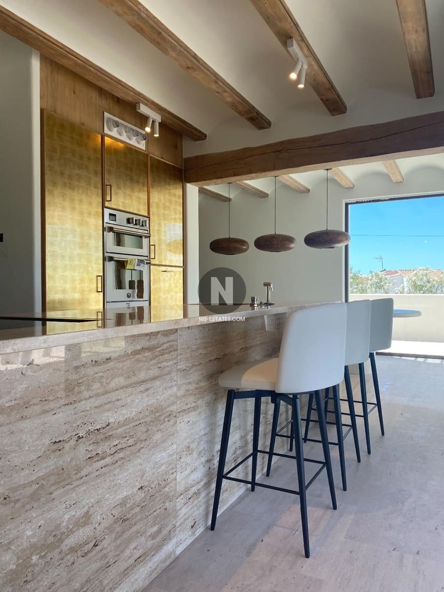 5 bedroom Villa for sale in Benissa with pool - € 2,590,000 (Ref: 9727646)