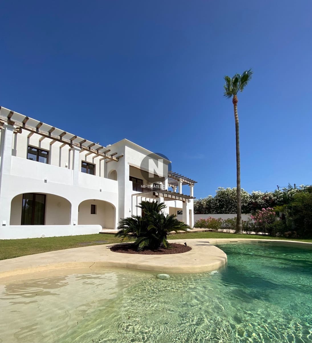5 bedroom Villa for sale in Benissa with pool - € 2,590,000 (Ref: 9727646)