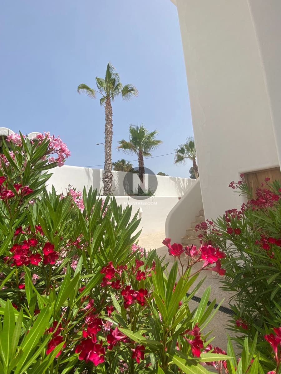 5 bedroom Villa for sale in Benissa with pool - € 2,590,000 (Ref: 9727646)