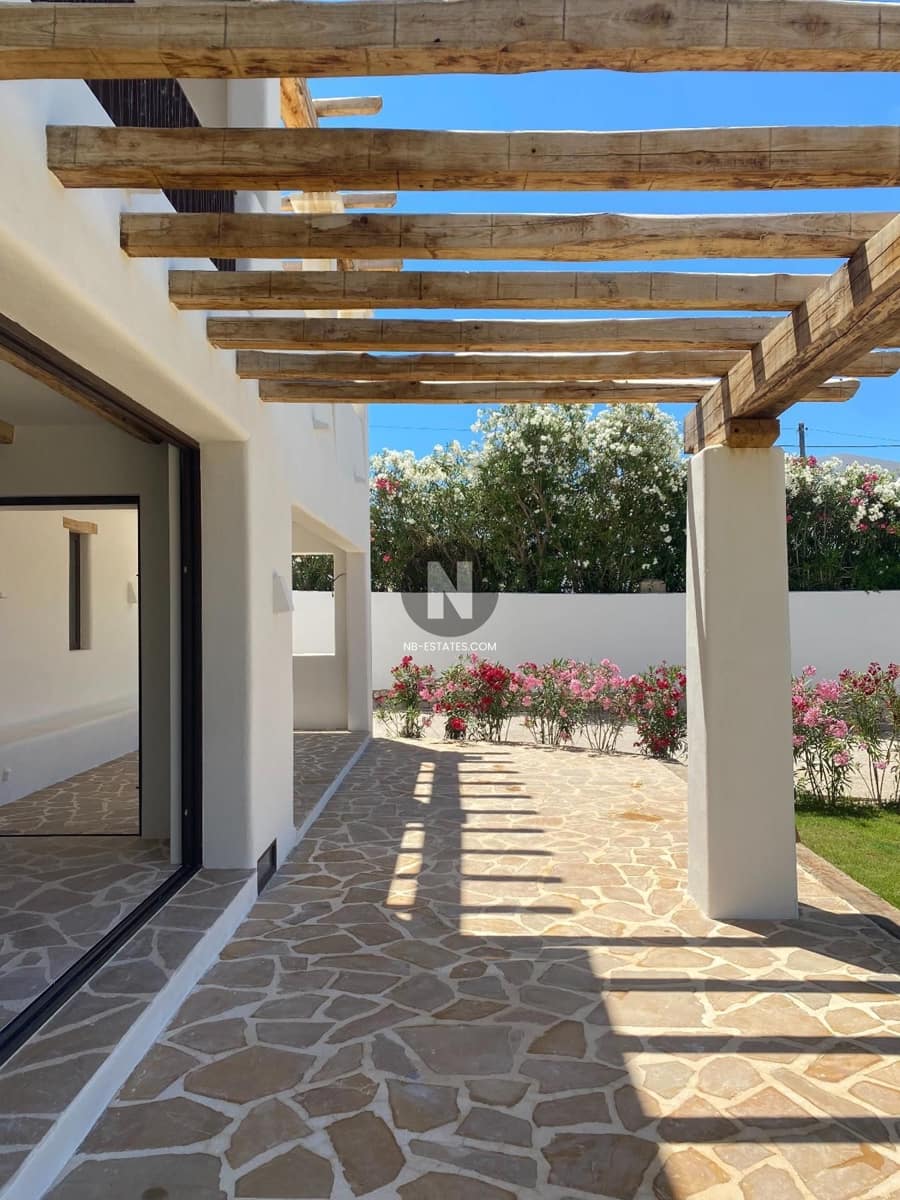 5 bedroom Villa for sale in Benissa with pool - € 2,590,000 (Ref: 9727646)