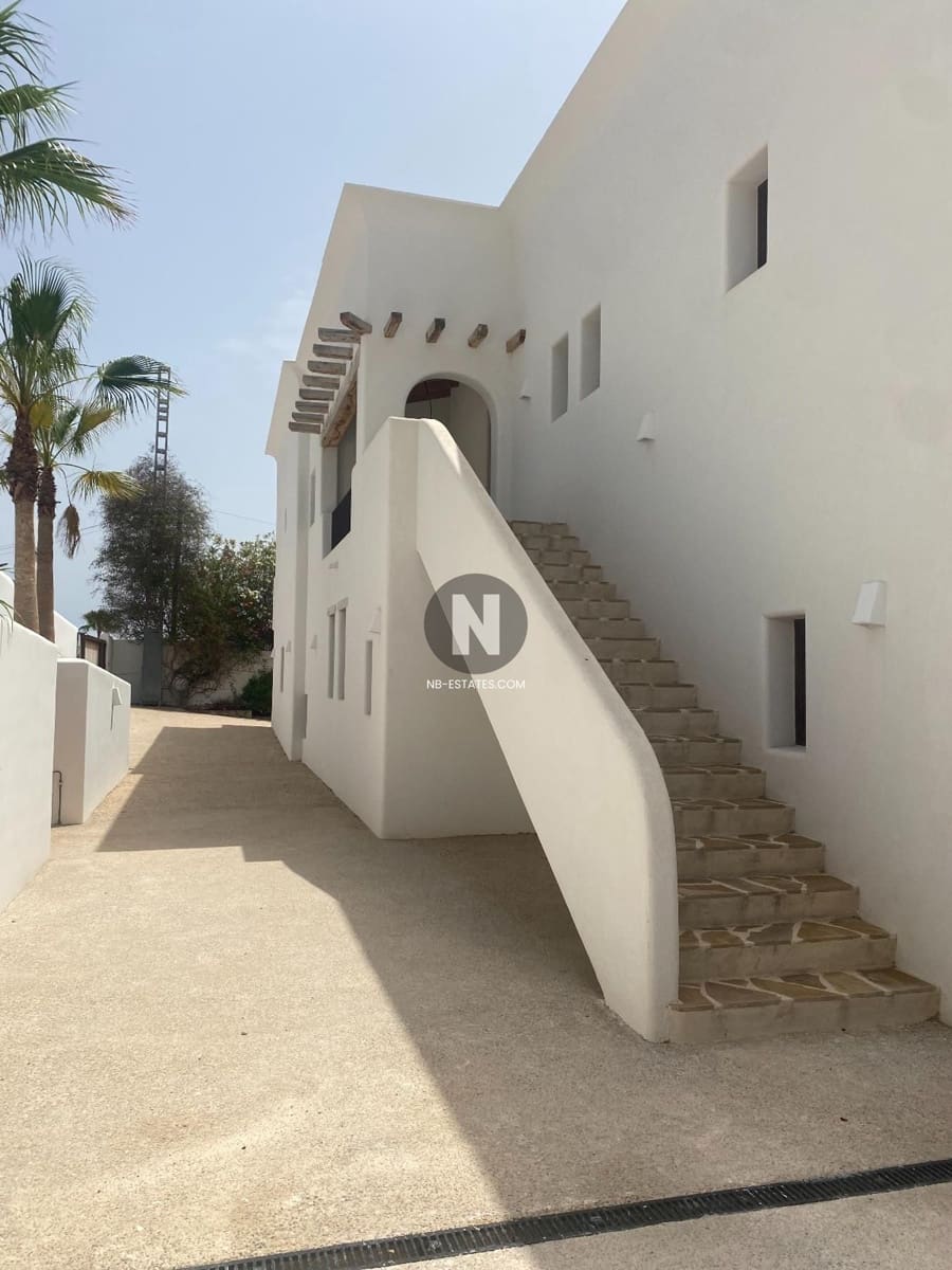 5 bedroom Villa for sale in Benissa with pool - € 2,590,000 (Ref: 9727646)