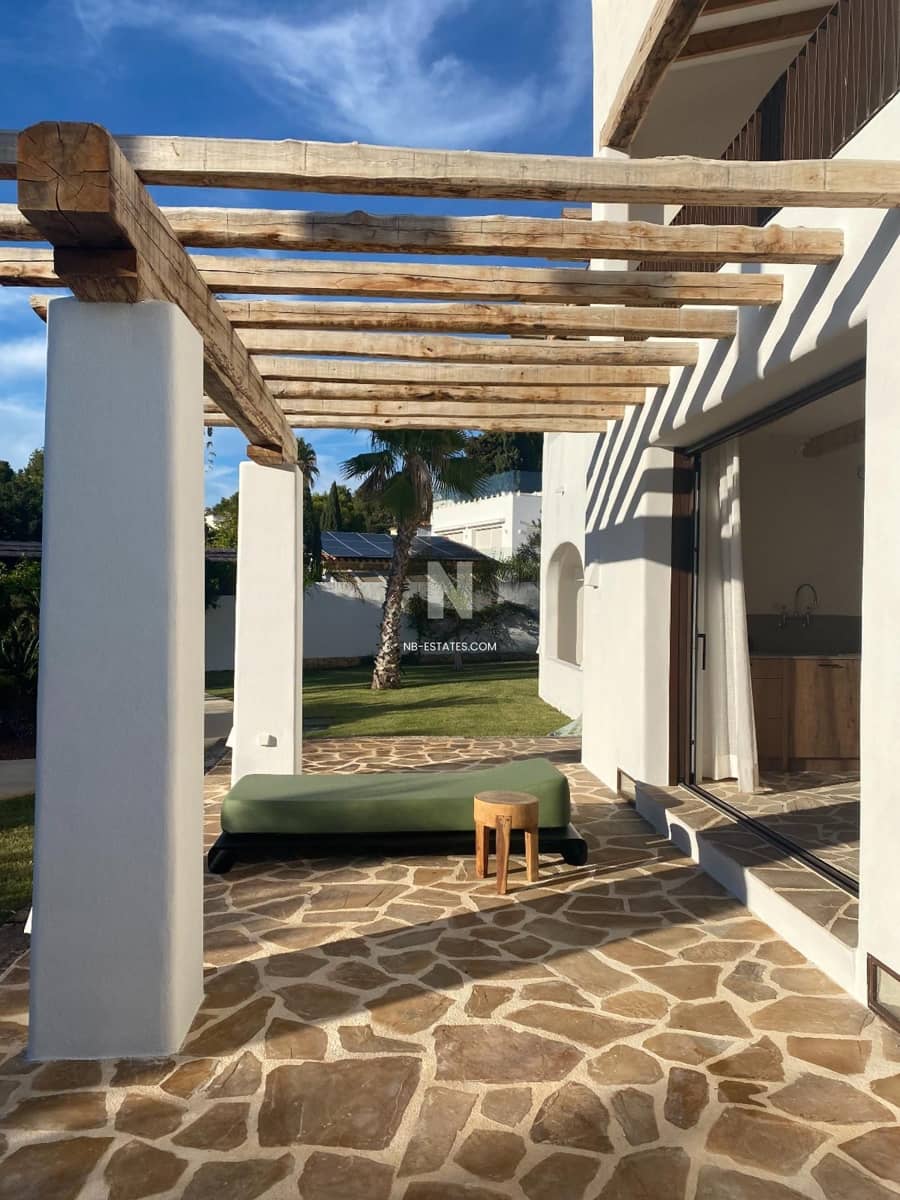 5 bedroom Villa for sale in Benissa with pool - € 2,590,000 (Ref: 9727646)