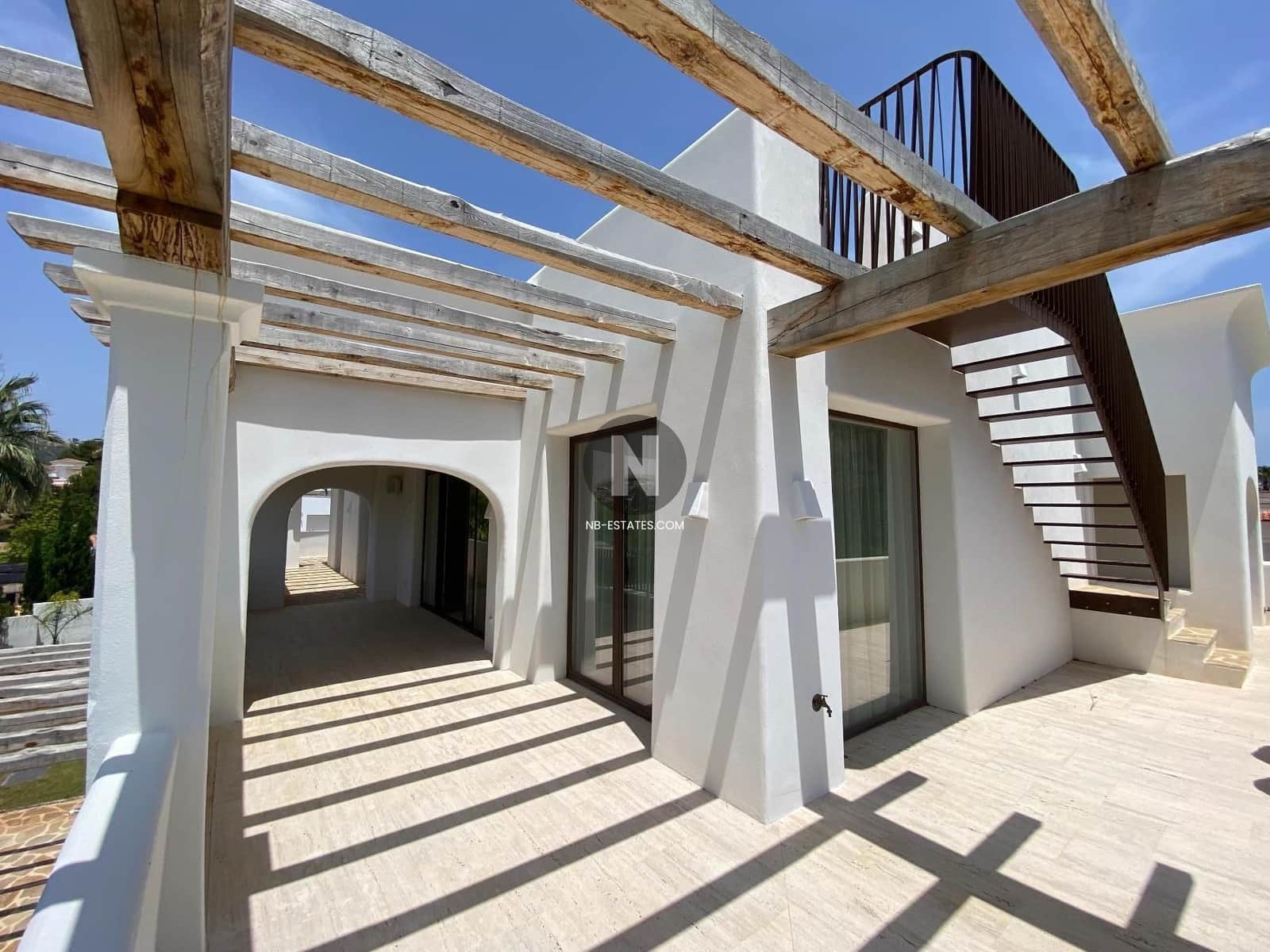 5 bedroom Villa for sale in Benissa with pool - € 2,590,000 (Ref: 9727646)