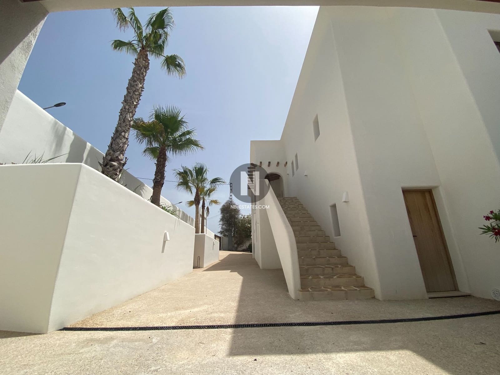 5 bedroom Villa for sale in Benissa with pool - € 2,590,000 (Ref: 9727646)