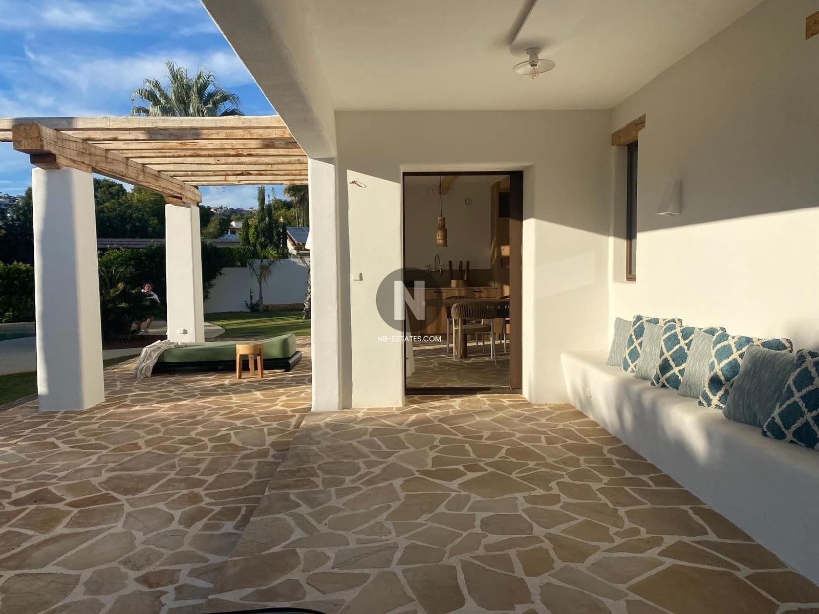 5 bedroom Villa for sale in Benissa with pool - € 2,590,000 (Ref: 9727646)