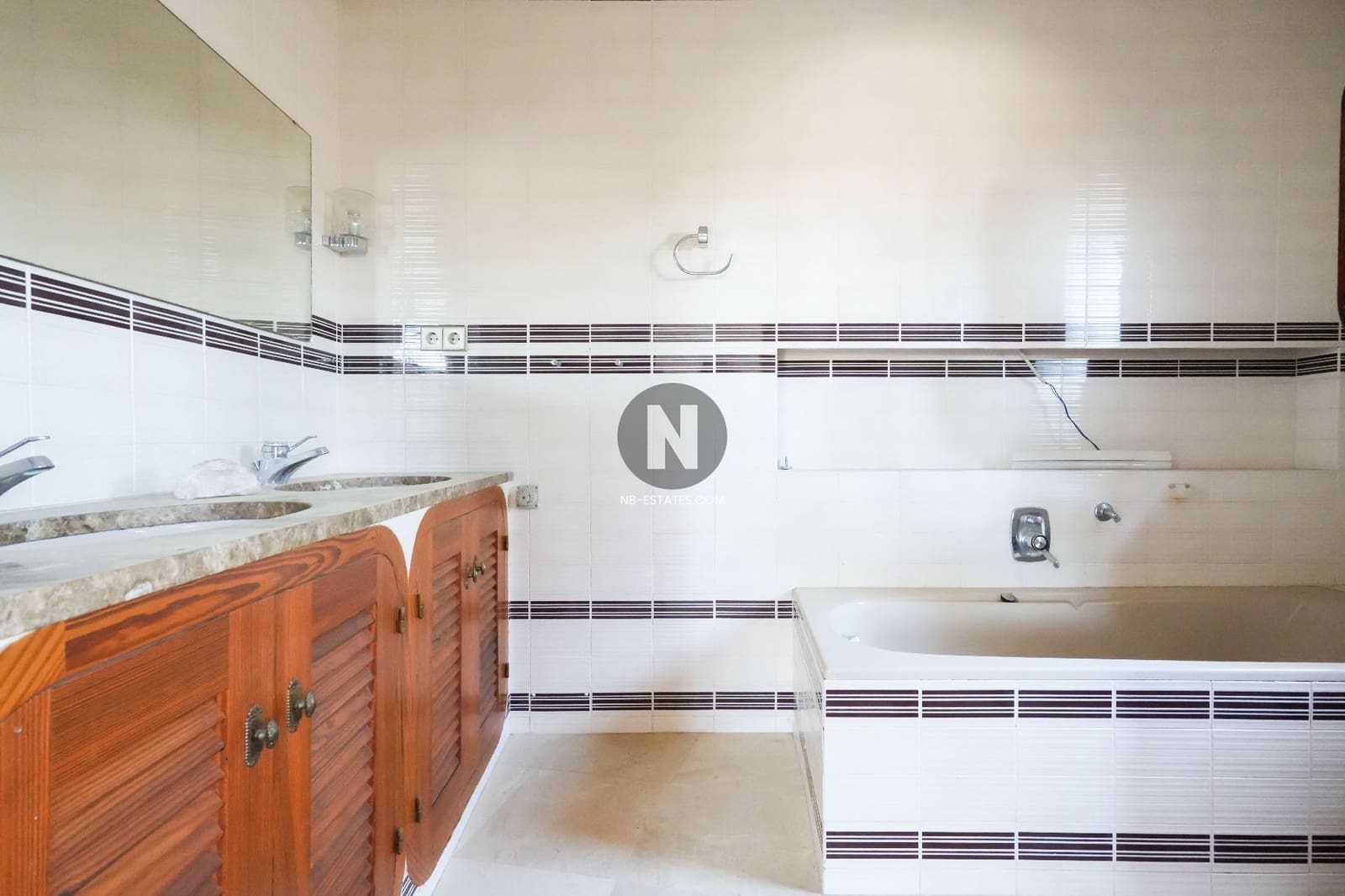 Villa for sale in Moraira - € 1,890,000 (Ref: 9743982)