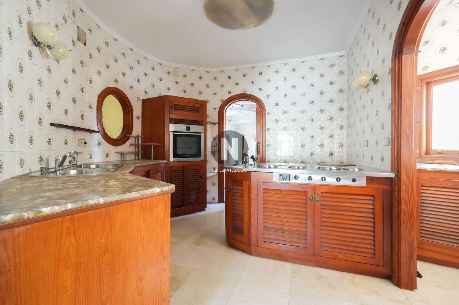 Villa for sale in Moraira - € 1,890,000 (Ref: 9743982)