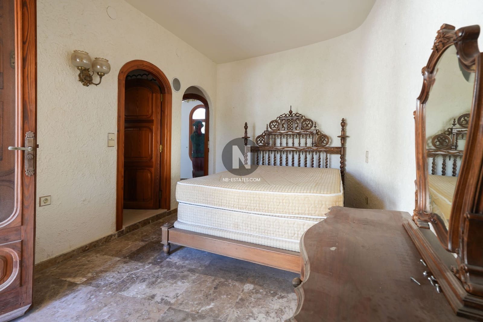 Villa for sale in Moraira - € 1,890,000 (Ref: 9743982)