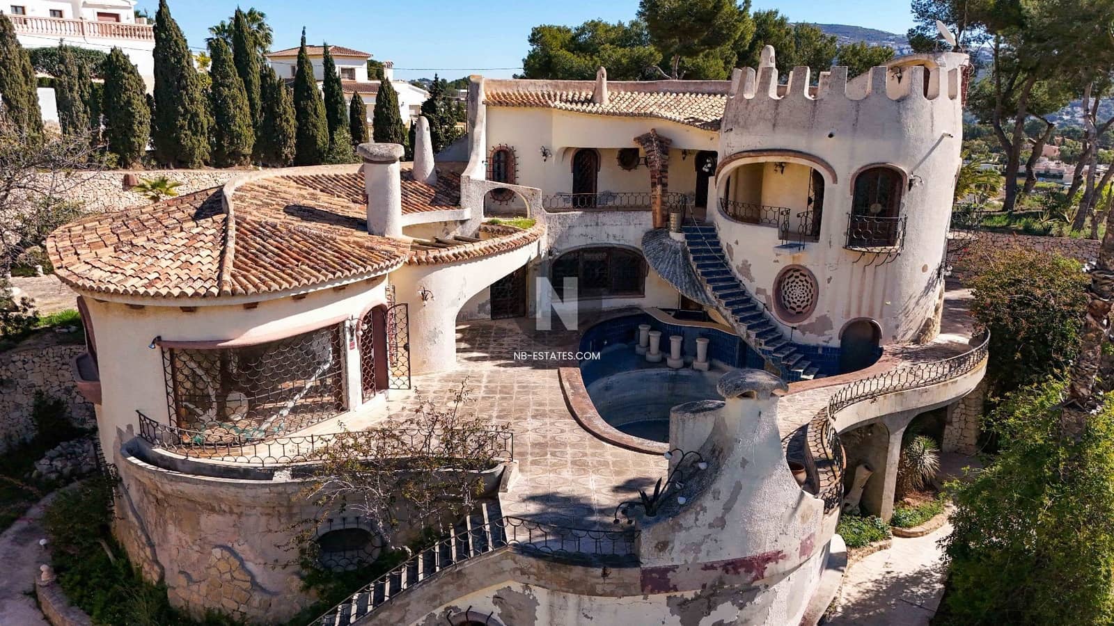 Villa for sale in Moraira - € 1,890,000 (Ref: 9743982)