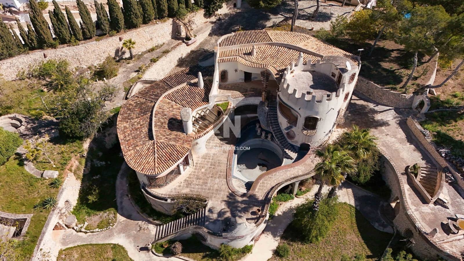 Villa for sale in Moraira - € 1,890,000 (Ref: 9743982)