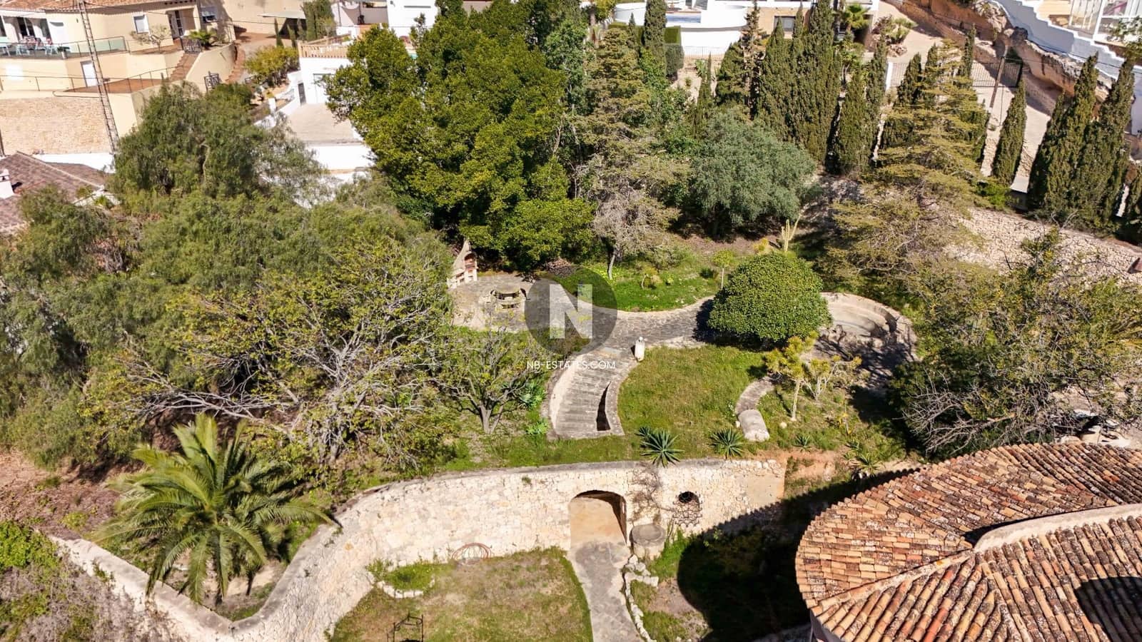 Villa for sale in Moraira - € 1,890,000 (Ref: 9743982)