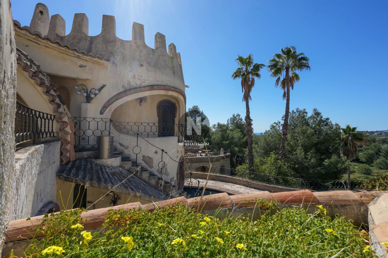 Villa for sale in Moraira - € 1,890,000 (Ref: 9743982)