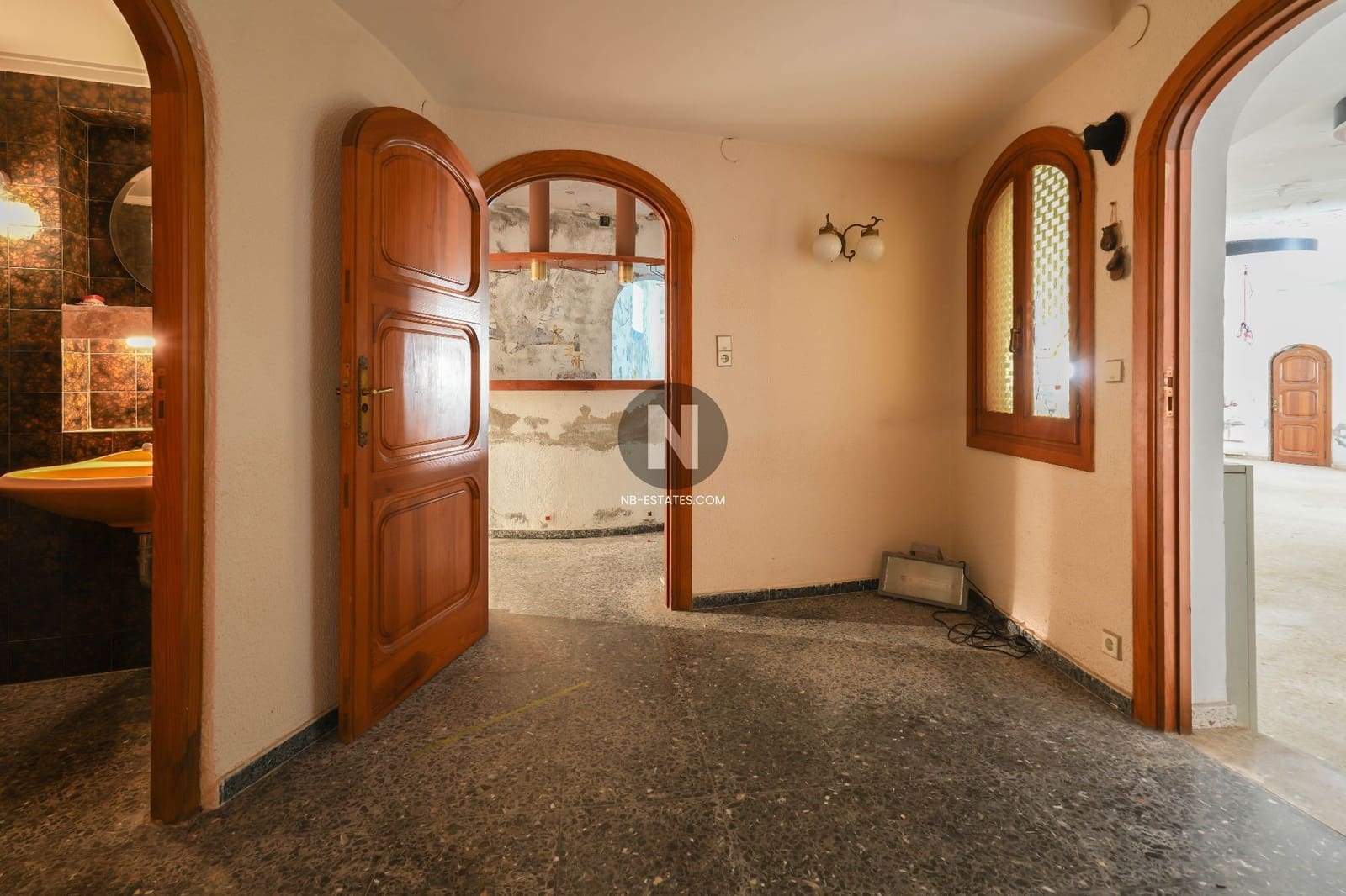 Villa for sale in Moraira - € 1,890,000 (Ref: 9743982)