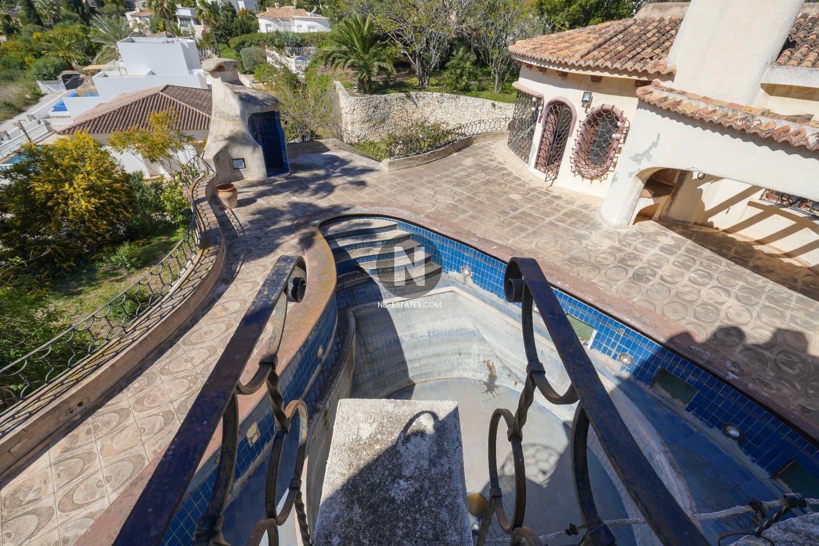 Villa for sale in Moraira - € 1,890,000 (Ref: 9743982)