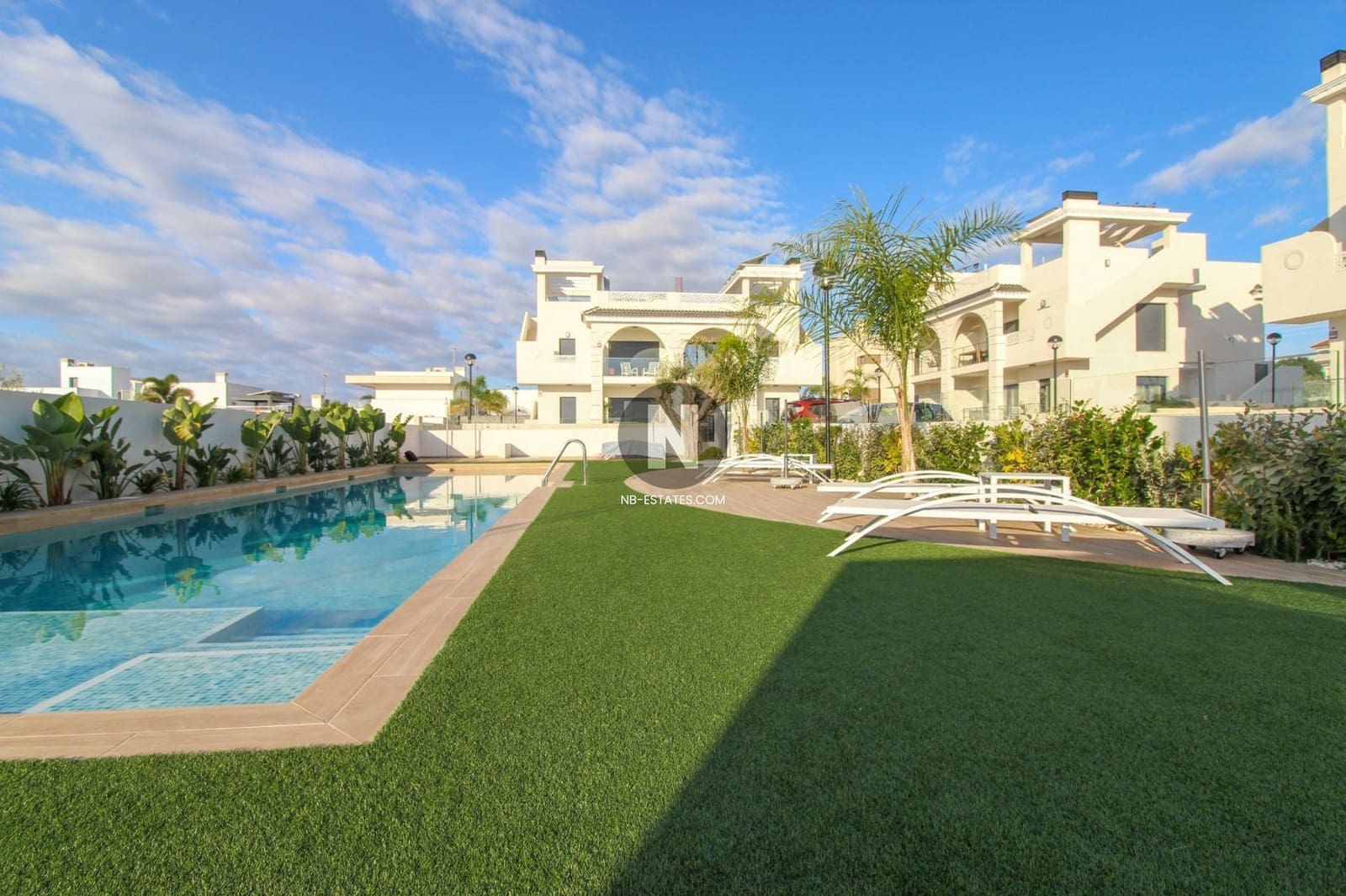 2 makuuhuone Kattohuoneisto myytävänä paikassa Ciudad Quesada mukana uima-altaan 
autotalli - 350 000 € (Ref: 9793739)